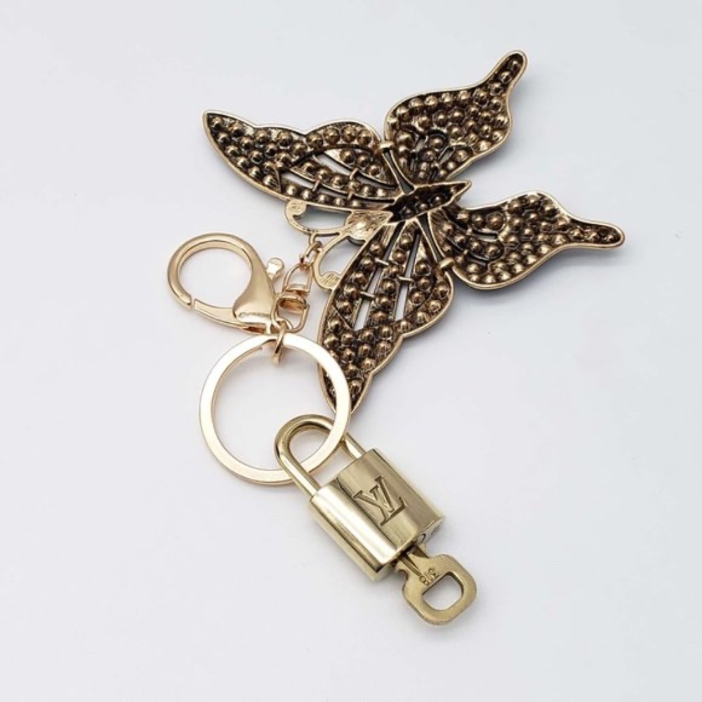 Louis Vuitton Gold Lock 🔑 Authentic LV Padlock + Bag Unbranded Butterfly Charm - Picture 3 of 8